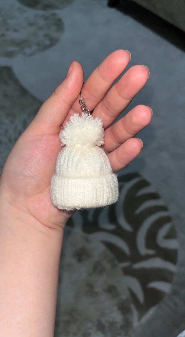 Beyaz Örgü Kadın Bere Anahtarlık - Görsel 3