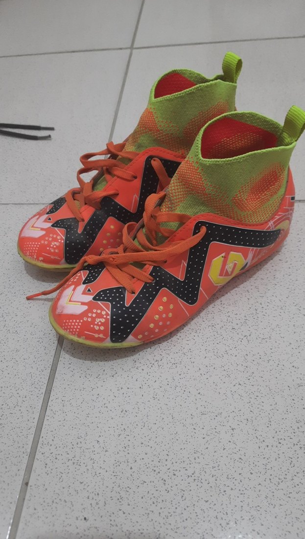 Renkli Desenli Basketbol Ayakkabısı - Görsel 2