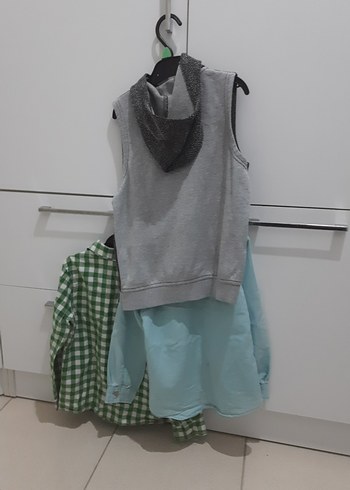 Erkek çocuk İki Gömlek ve bir yelek - Görsel 2