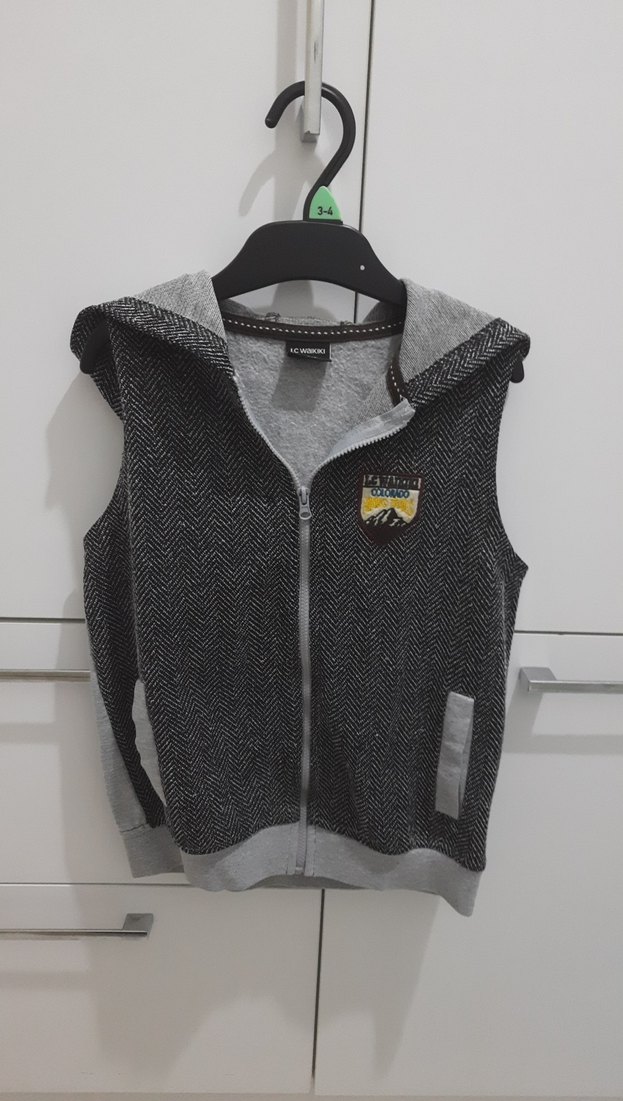 Erkek çocuk İki Gömlek ve bir yelek - Görsel 5