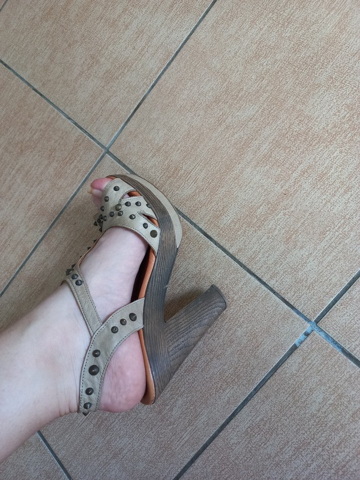 Bej  Tokalı Platform Ahşap Topuklu Kadın Sandalet - Görsel 2