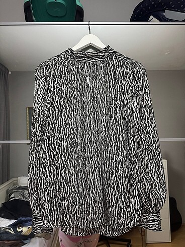 zebra desenli bluz