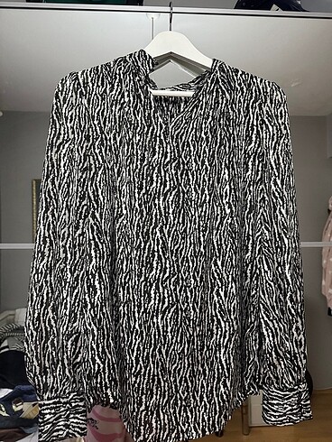 H&M zebra desenli bluz