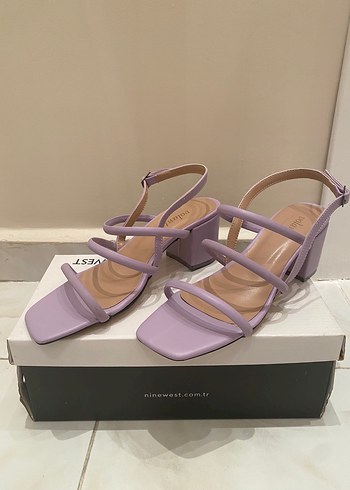 Mor Kadın Minimalist Topuklu Sandalet