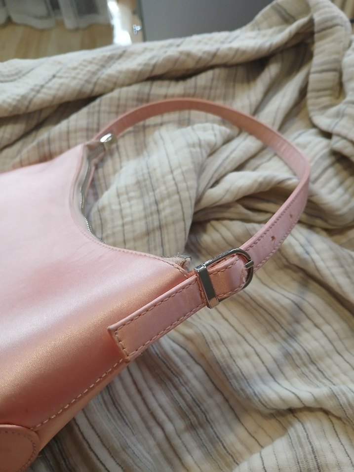 Parlak pembe renkli kadın kol çantası - Görsel 4