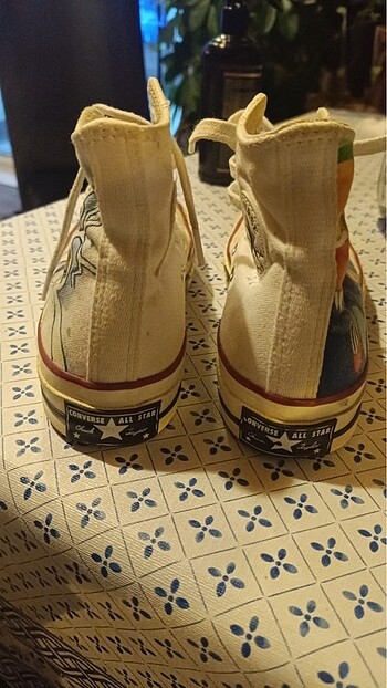 Converse 35.5 numara converse çok az giyildi superstepten aldim orjinal