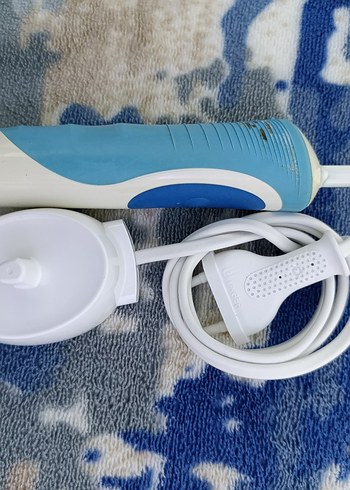 Oral-B Braun Şarjlı Diş Fırçası Beyaz - Görsel 3