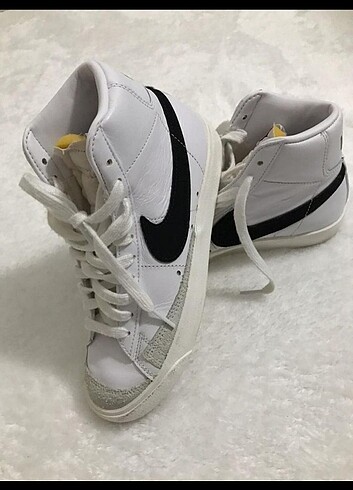 Nike blazer mid 77