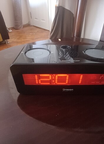 Kumandalı saat radyo alarm