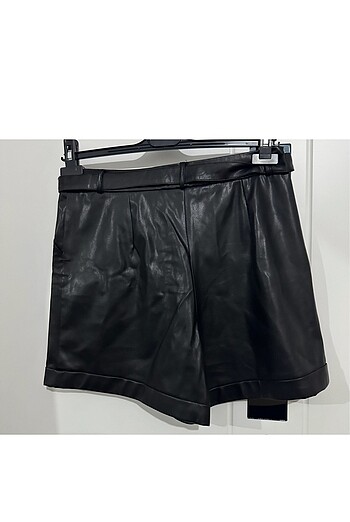 Kemerli Deri Şort - Görsel 2