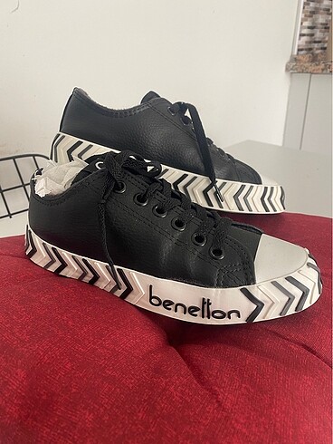 38 Beden Benetton spor ayakkabı