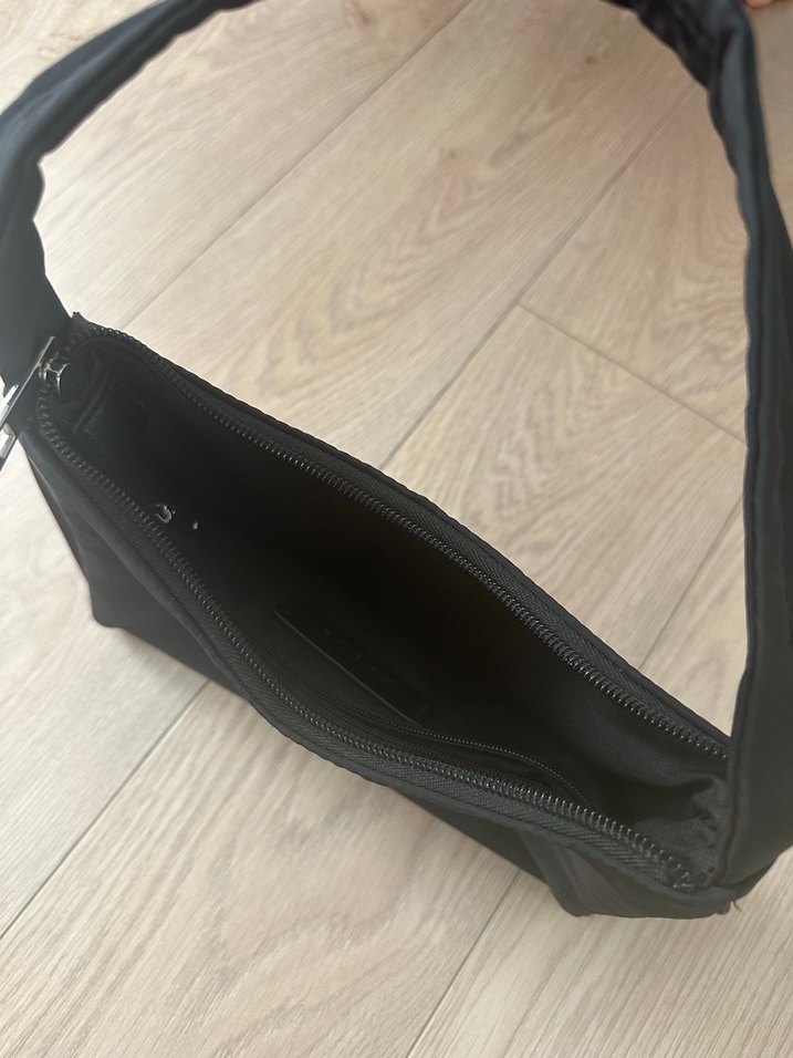 Siyah Minimalist Kadın Çantası - Görsel 3