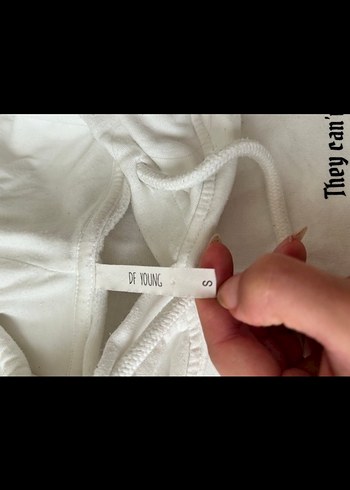 Beyaz Kapüşonlu Baskılı Kadın Sweatshirt - Görsel 3