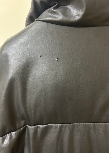 Düğmeli Siyah Deri Kadın Mont bershka - Görsel 4