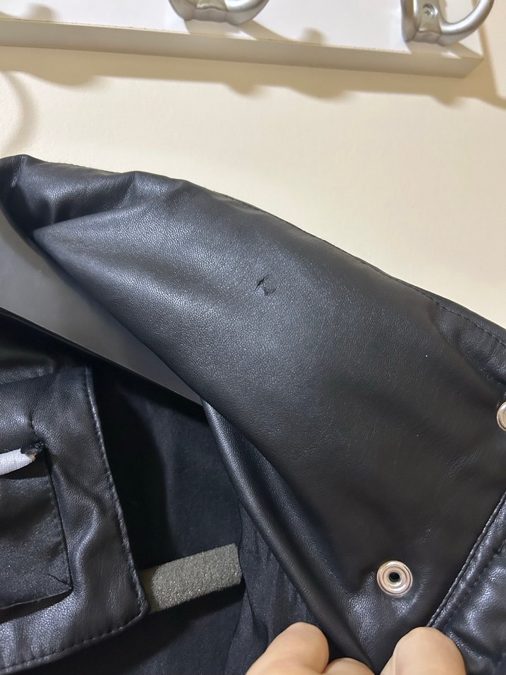 Düğmeli Siyah Deri Kadın Mont bershka - Görsel 5