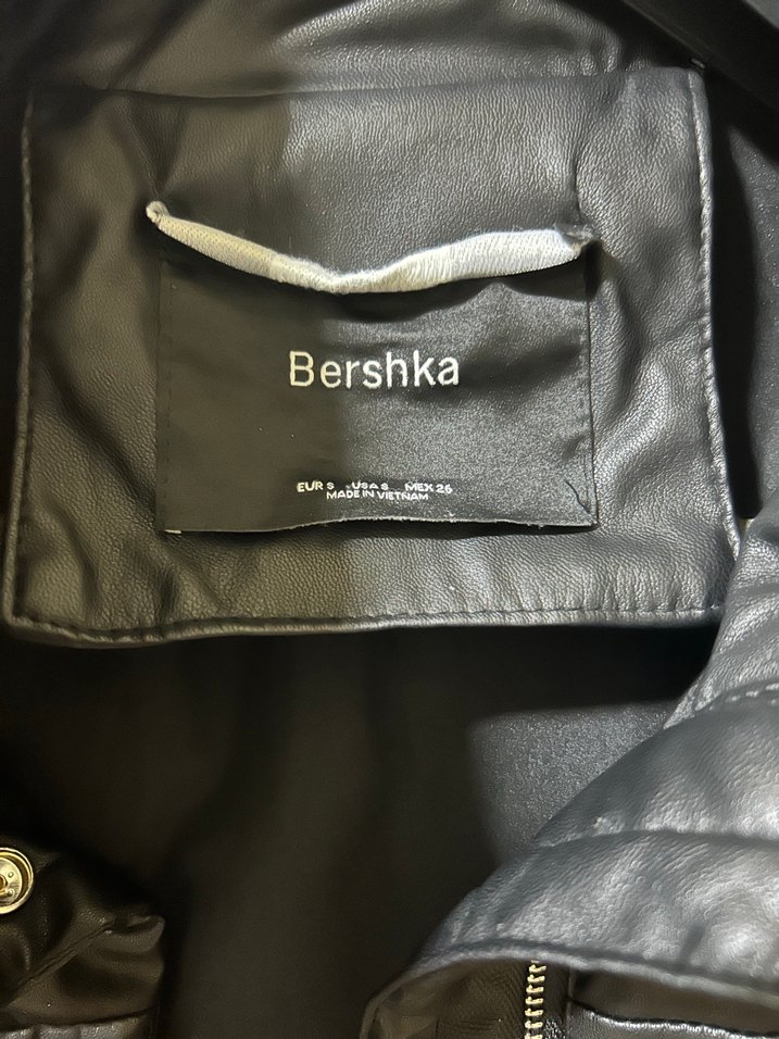 Düğmeli Siyah Deri Kadın Mont bershka - Görsel 2