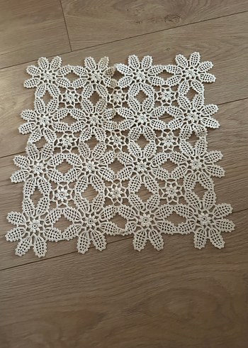 El Örgüsü Beyaz Dantel Çiçek Motifleri - Görsel 2