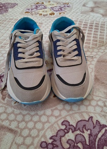 Gri Yılan Desenli Bağcıklı Spor Kadın Sneaker