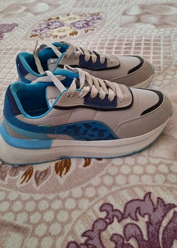 Puma Gri Yılan Desenli Bağcıklı Spor Kadın Sneaker