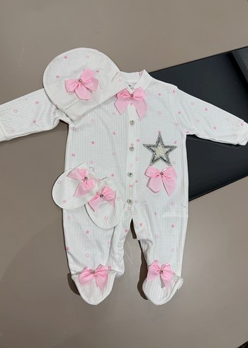 Düğmeli Beyaz Nakışlı Bebek Kız Hastane Seti - Görsel 2