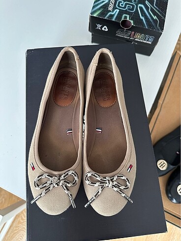 36 Beden camel Renk orjinal tommy hilfiger babet
