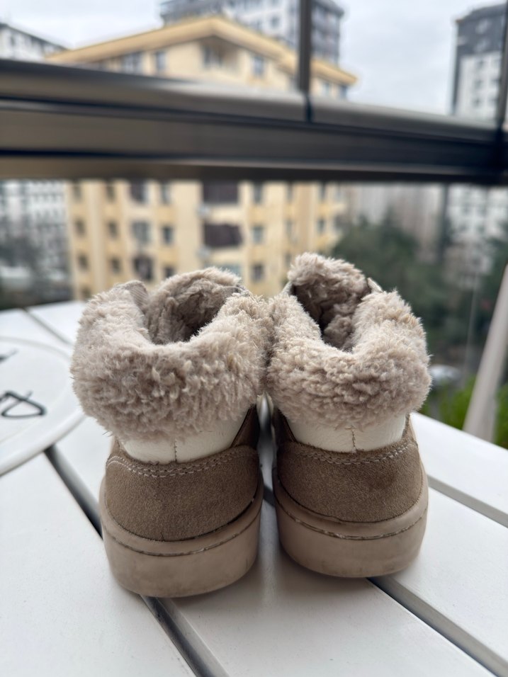 Kız Çocuk Bej Süet Kürklü Bot - Görsel 3