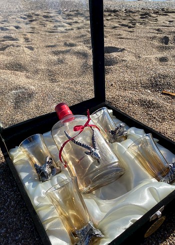 Altın Renkli Boynuzlu Set Bardak ve Şişe - Görsel 2