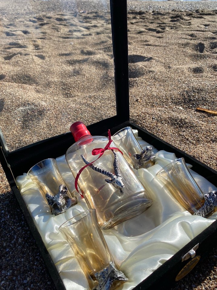 Altın Renkli Boynuzlu Set Bardak ve Şişe - Görsel 2