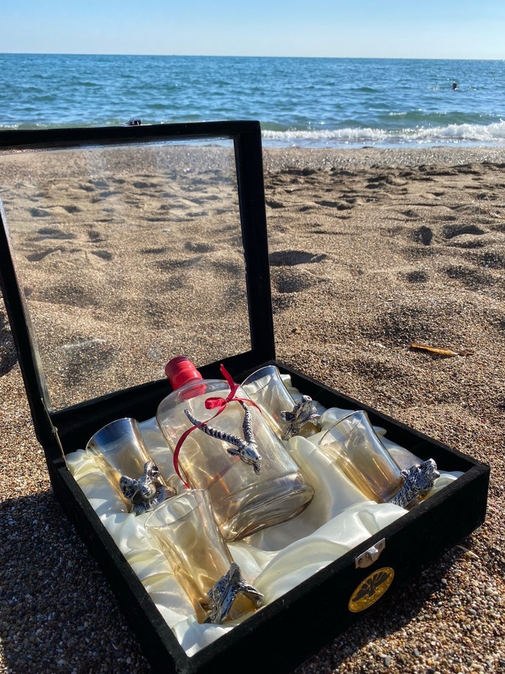 Altın Renkli Boynuzlu Set Bardak ve Şişe - Görsel 3