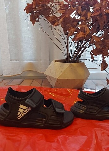 21 Beden Adidas Sandalet