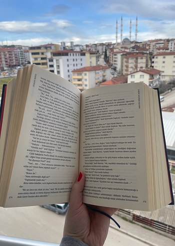 Douglas Adams Otostopçunun Galaksi Rehberi - Görsel 3