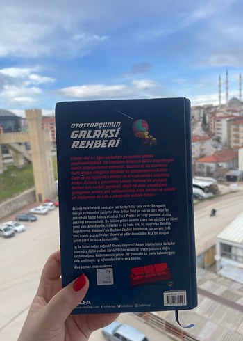 Douglas Adams Otostopçunun Galaksi Rehberi - Görsel 2
