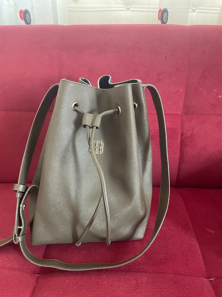 Gri Deri Kadın Büzgülü Pierre Cardin Omuz Çantası - Görsel 3