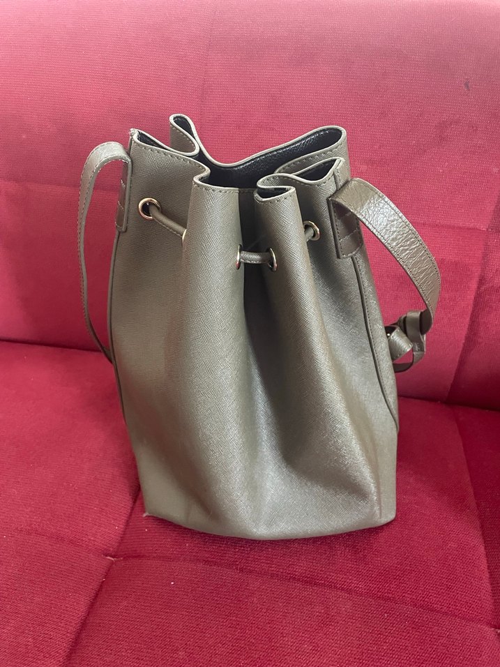 Gri Deri Kadın Büzgülü Pierre Cardin Omuz Çantası - Görsel 4