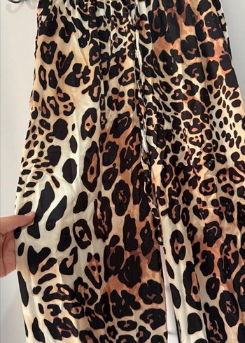 Leopar Desenli Kadın Salaş Saten Pantolon - Görsel 4