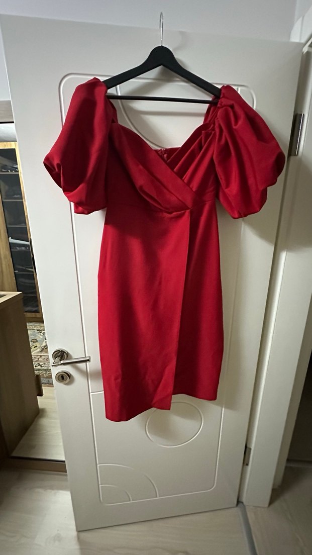 Kırmızı Drapeli Balon Kol Midi Yırtmaçlı Kalem Elbise - Görsel 3