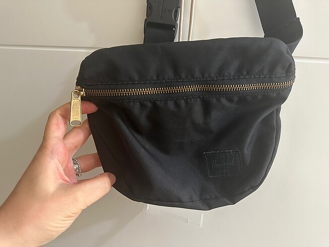 Herschel siyah çanta