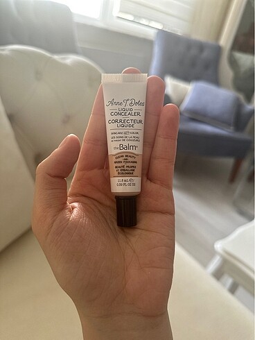The Balm Anne T. Dotes Likit Kapatıcı