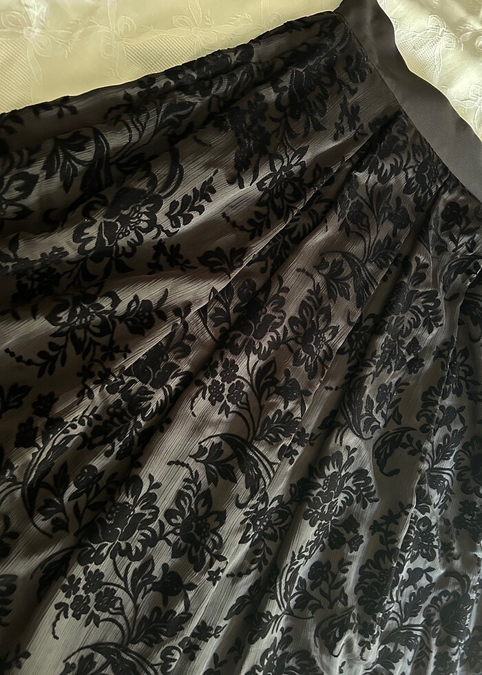 TRENDYOL siyah desenli etek - Görsel 3