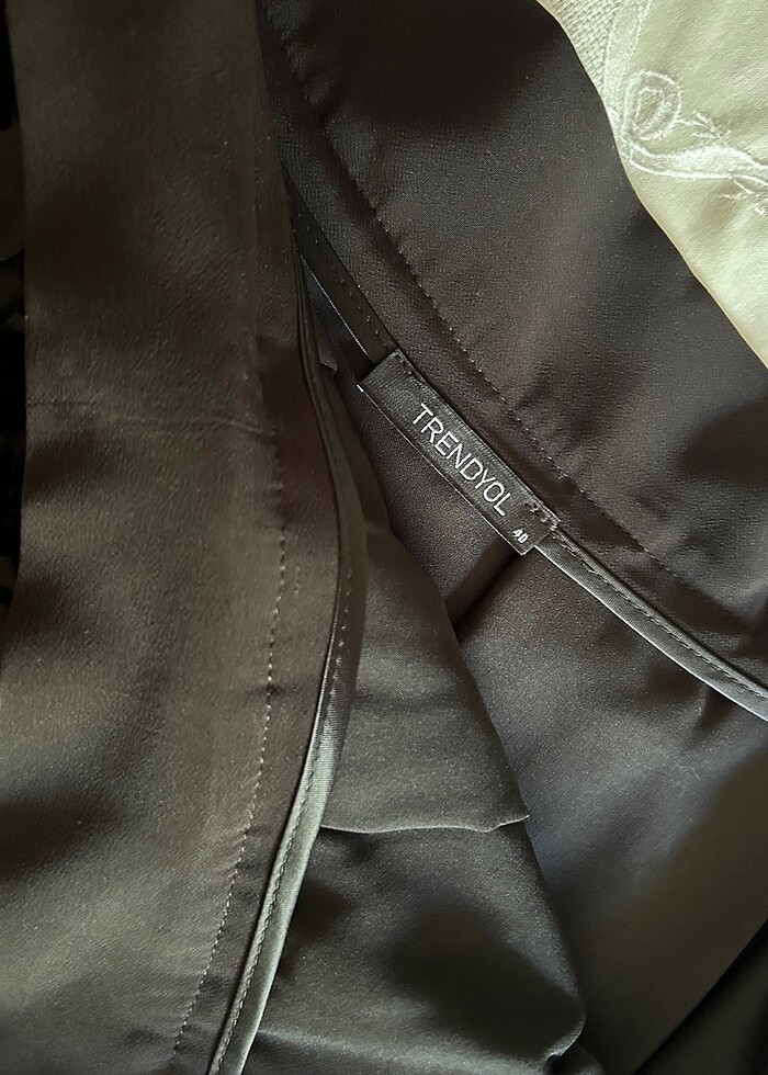 TRENDYOL siyah desenli etek - Görsel 4