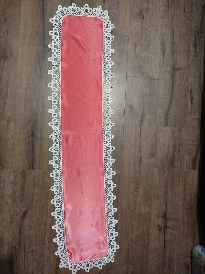 Dantel Kenarlı Masa Örtüsü - Görsel 2