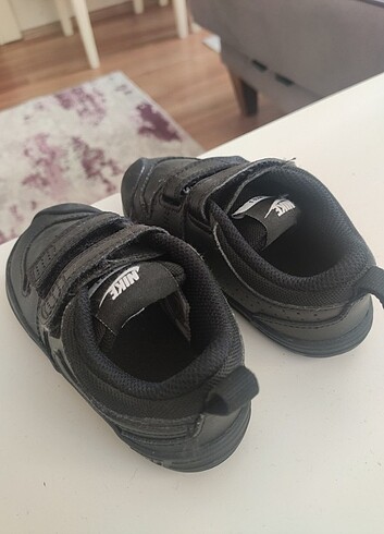 Nike Orjinal Nike erkek çocuk ayakkabısı 25 numara