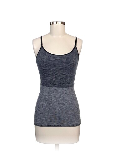 Pull and Bear T-shirt %70 İndirimli.