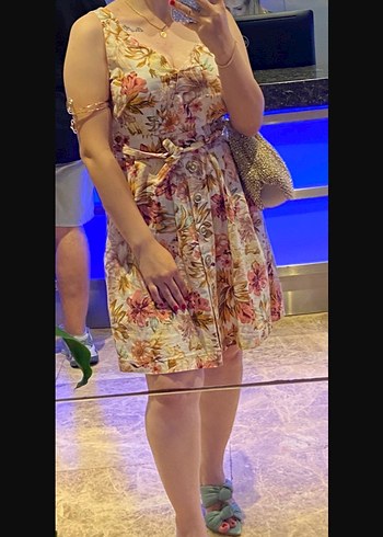 Kısa elbise - Görsel 2