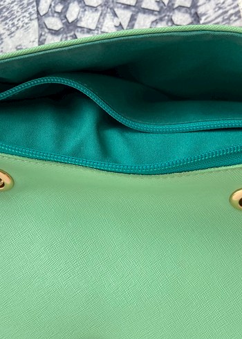 Zincir Detaylı Yeşil Deri Kadın Çanta - Görsel 2