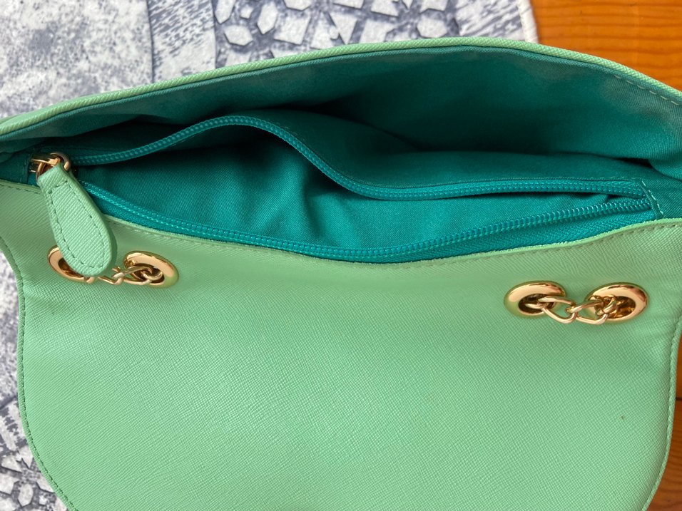 Zincir Detaylı Yeşil Deri Kadın Çanta - Görsel 2