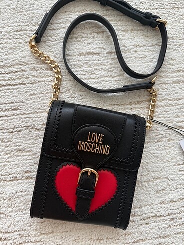 Siyah Love moschino çanta orjinal