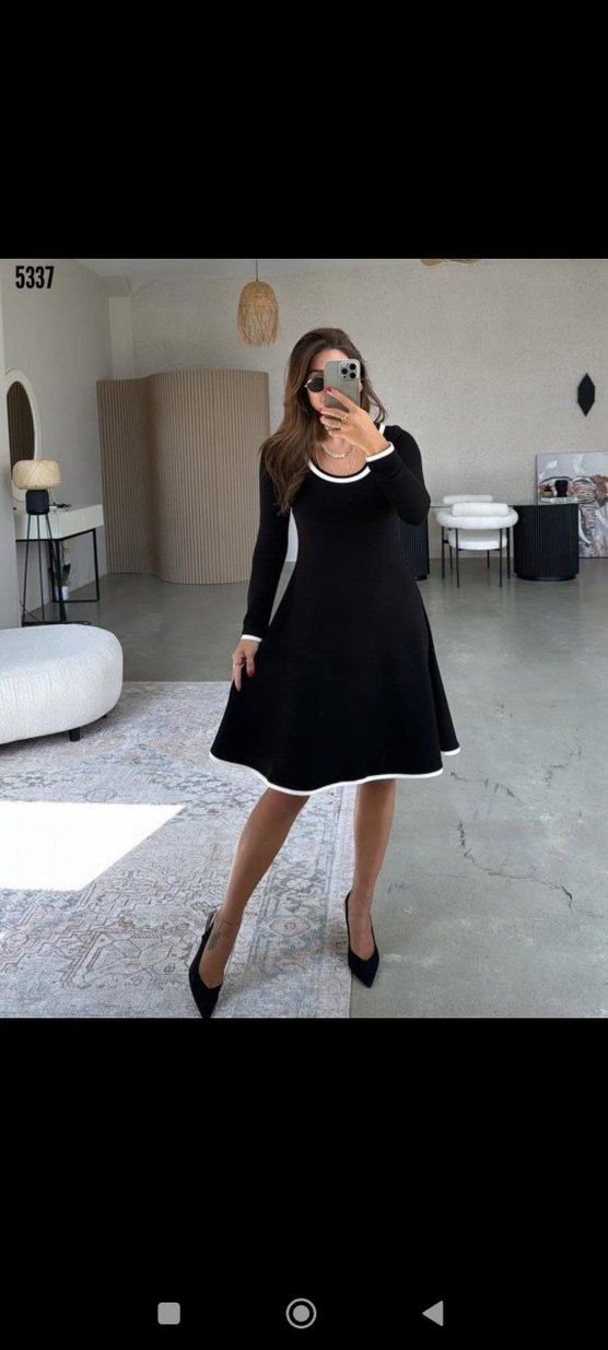 V Yaka Siyah Midi Uzun Kollu Elbise
(stksz) - Görsel 2