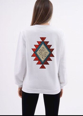 Etnik Desenli Beyaz Kadın Sweatshirt