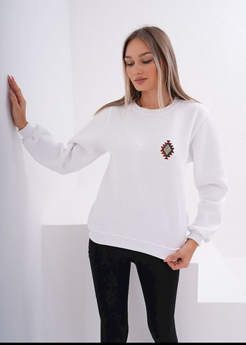l Beden beyaz Renk Etnik Desenli Beyaz Kadın Sweatshirt